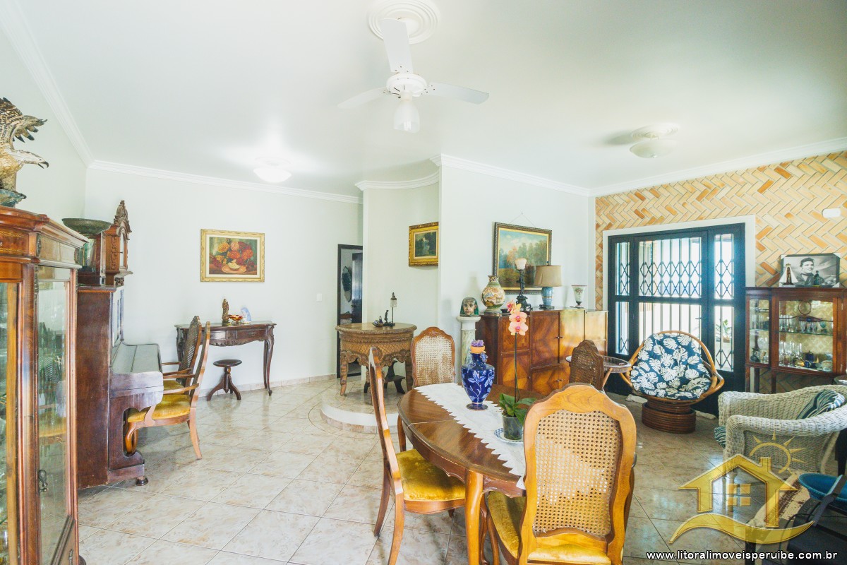 Casa no bairro Centro, Lado Linha