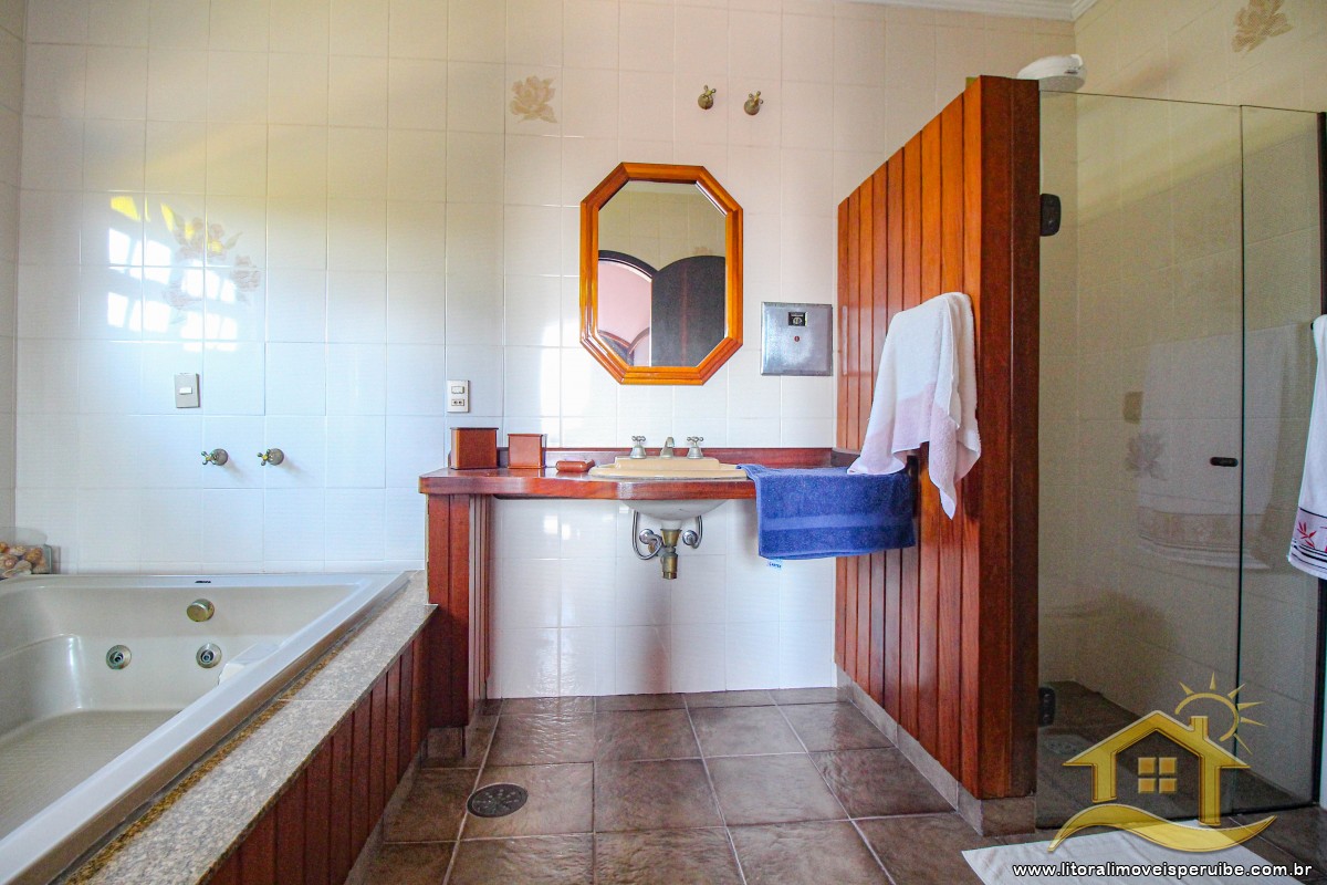 Casa no bairro Bougainvillée II, Lado Linha