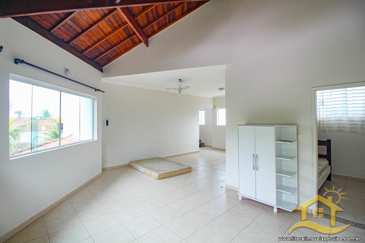 Casa no bairro Belmira Novaes, Lado Praia