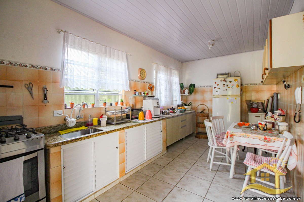 Casa no bairro Centro, Lado Linha