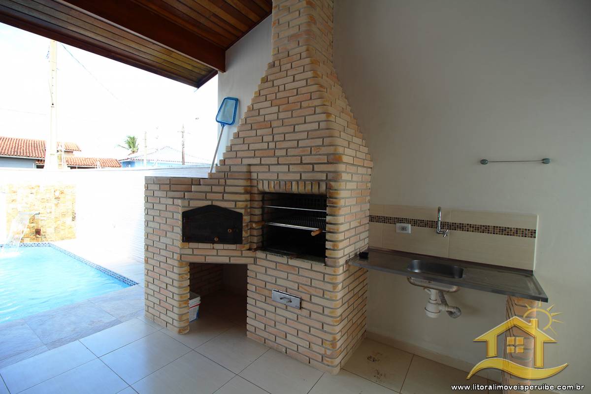 Casa no bairro Belmira Novaes, Lado Linha