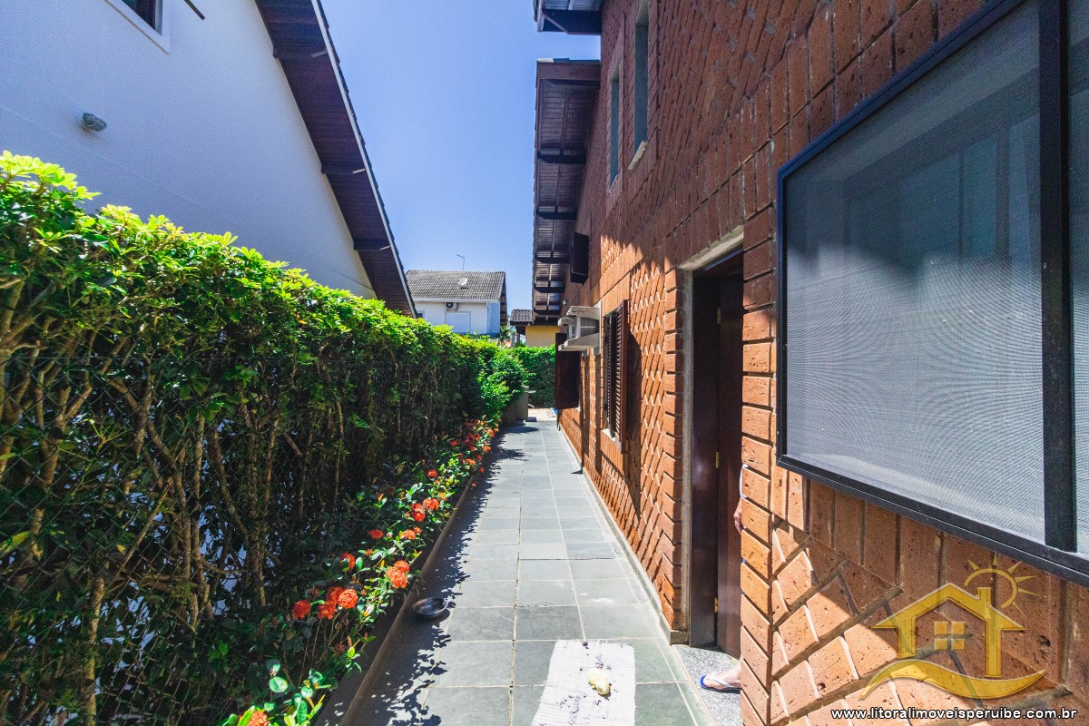 Casa no bairro Bougainvillée II, Lado Linha