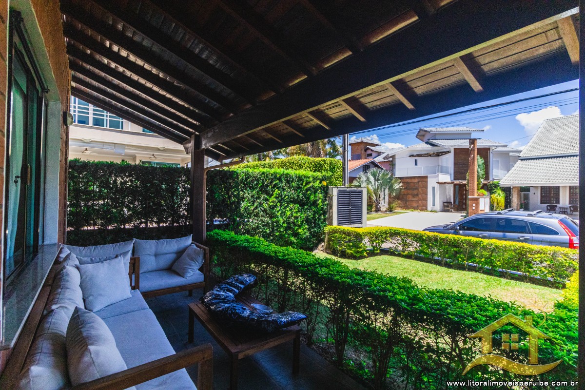 Casa no bairro Bougainvillée II, Lado Linha