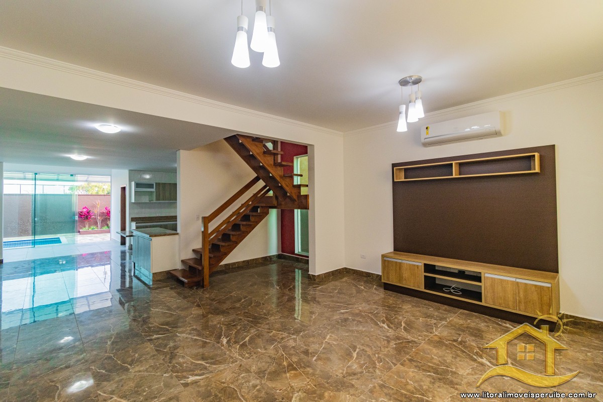 Casa no bairro Bougainvillée IV, Pós Linha