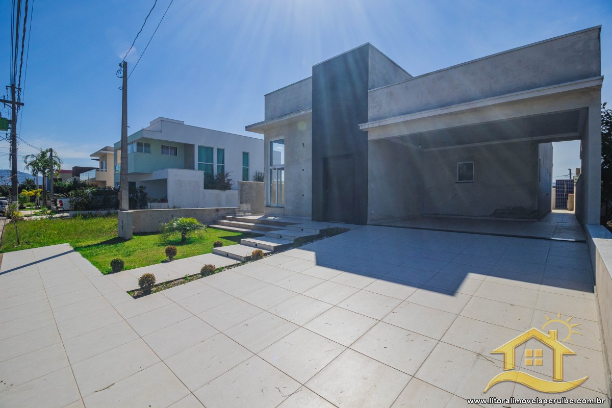 Casa no bairro Bougainvillée IV, Pós Linha