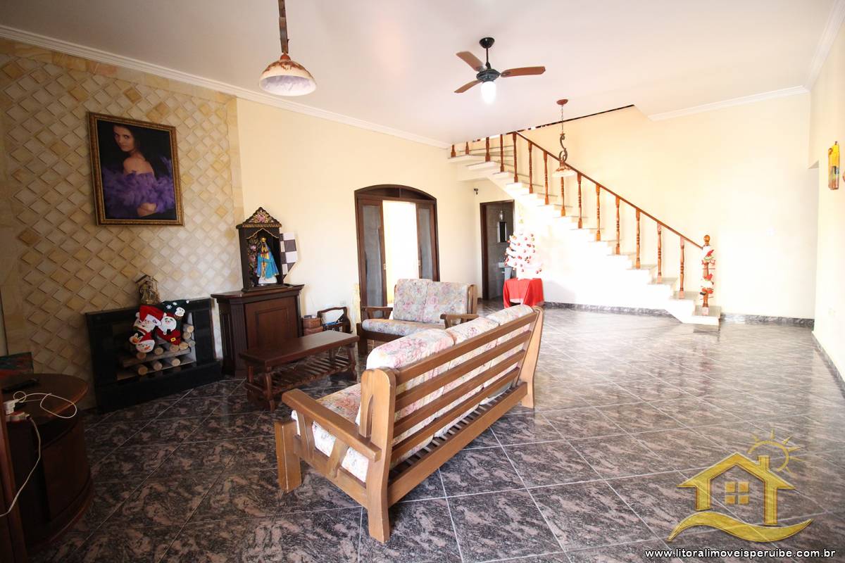 Casa no bairro Belmira Novaes, Lado Praia