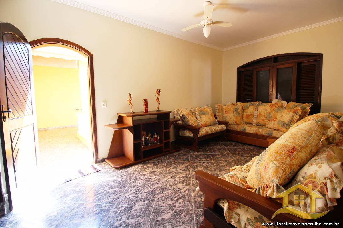 Casa no bairro Belmira Novaes, Lado Praia