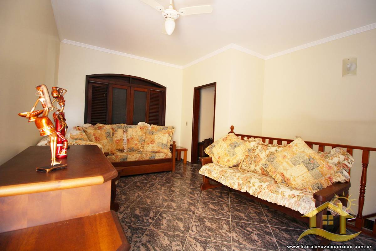 Casa no bairro Belmira Novaes, Lado Praia