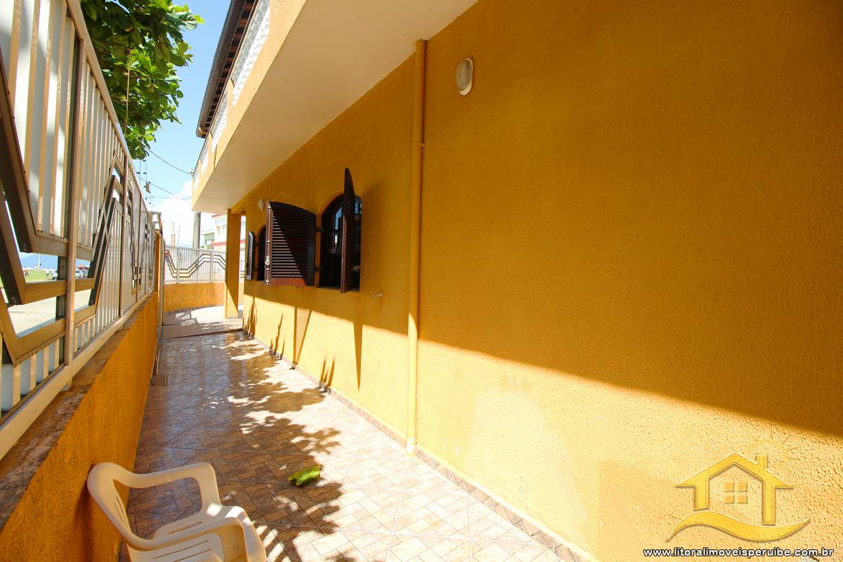 Casa no bairro Belmira Novaes, Lado Praia