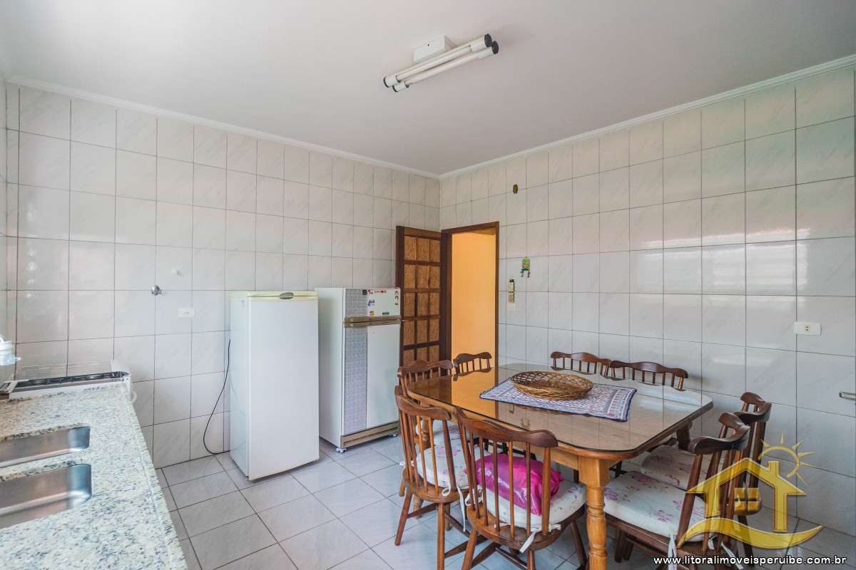 Casa no bairro Jardim Peruíbe, Pós Linha