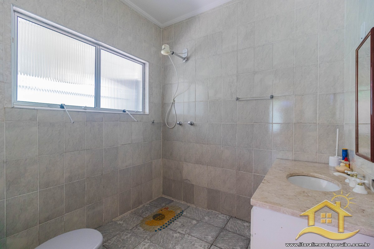 Casa no bairro Jardim Peruíbe, Pós Linha