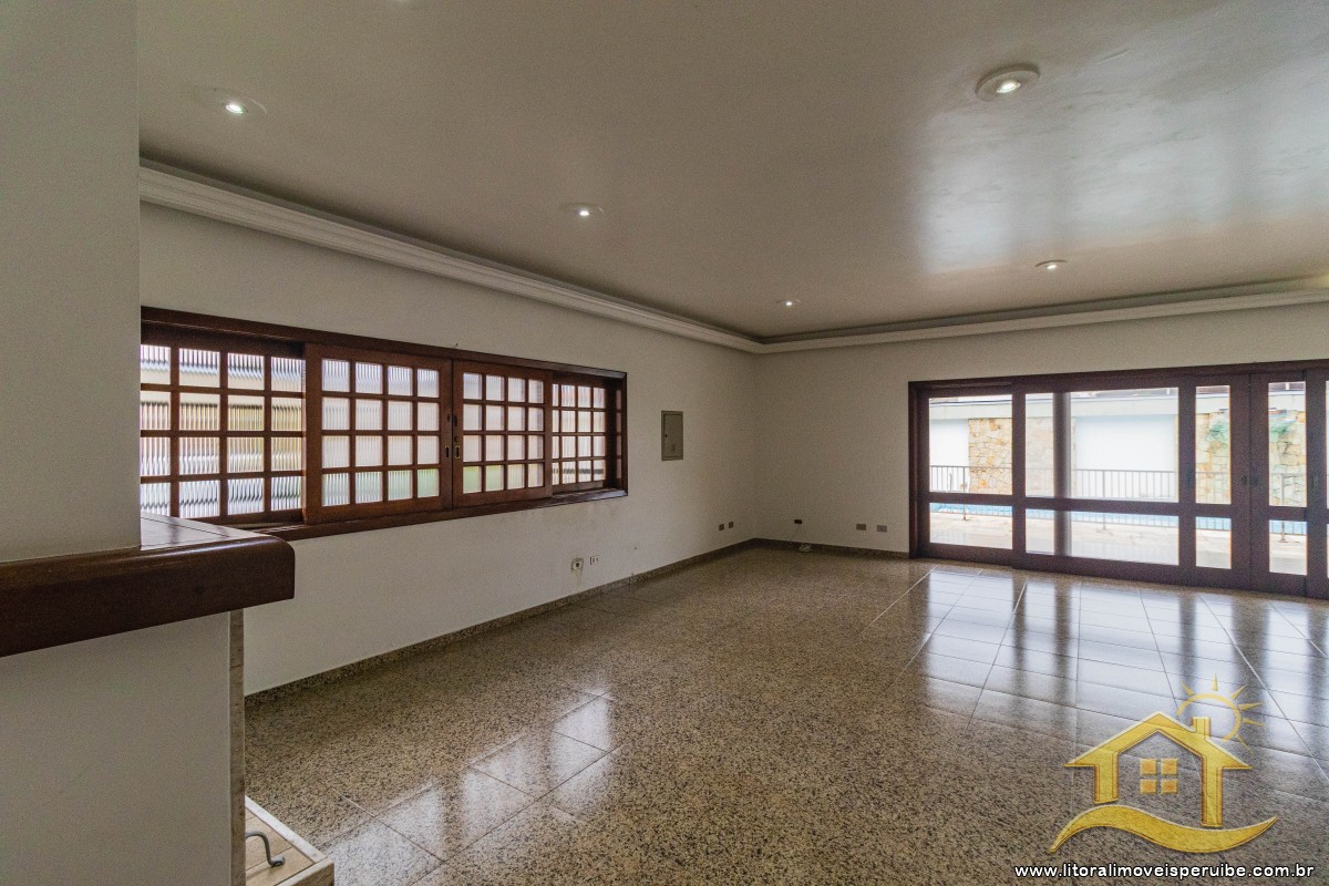 Casa no bairro Centro, Lado Linha