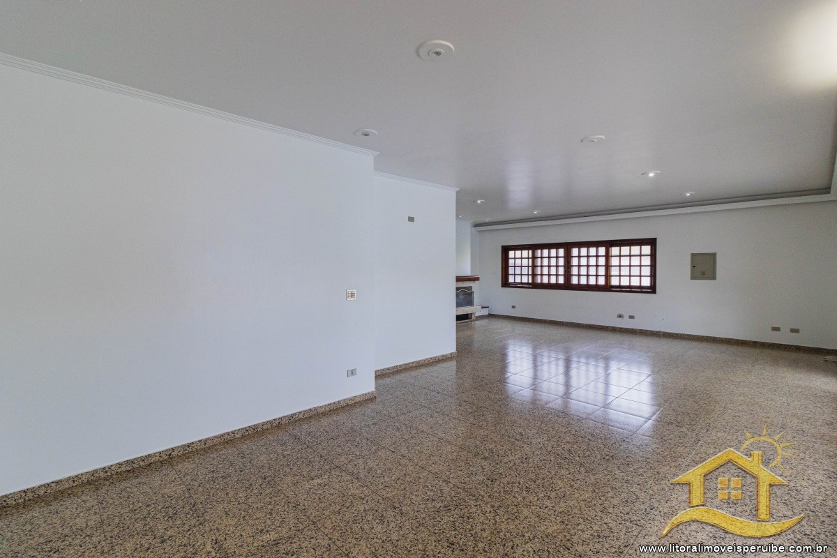 Casa no bairro Centro, Lado Linha
