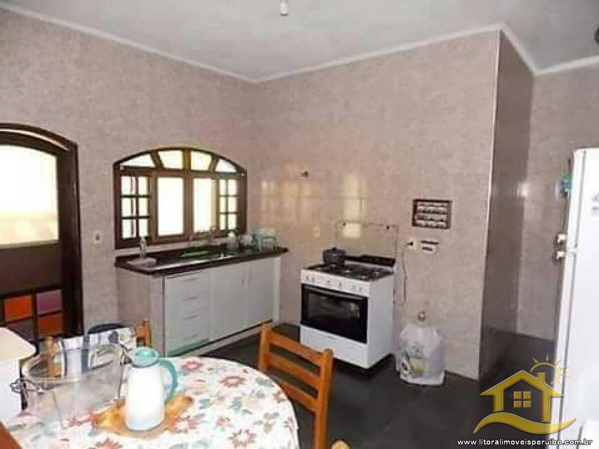 Casa no bairro Belmira Novaes, Lado Linha