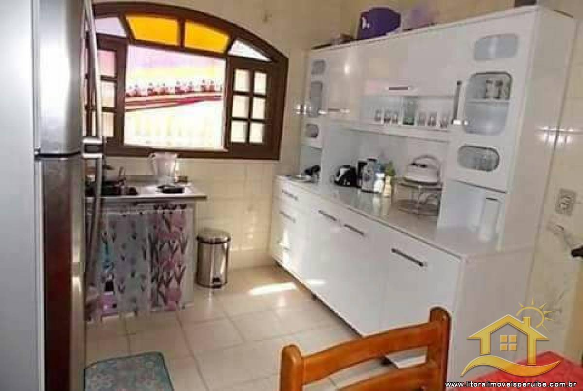 Casa no bairro Belmira Novaes, Lado Linha