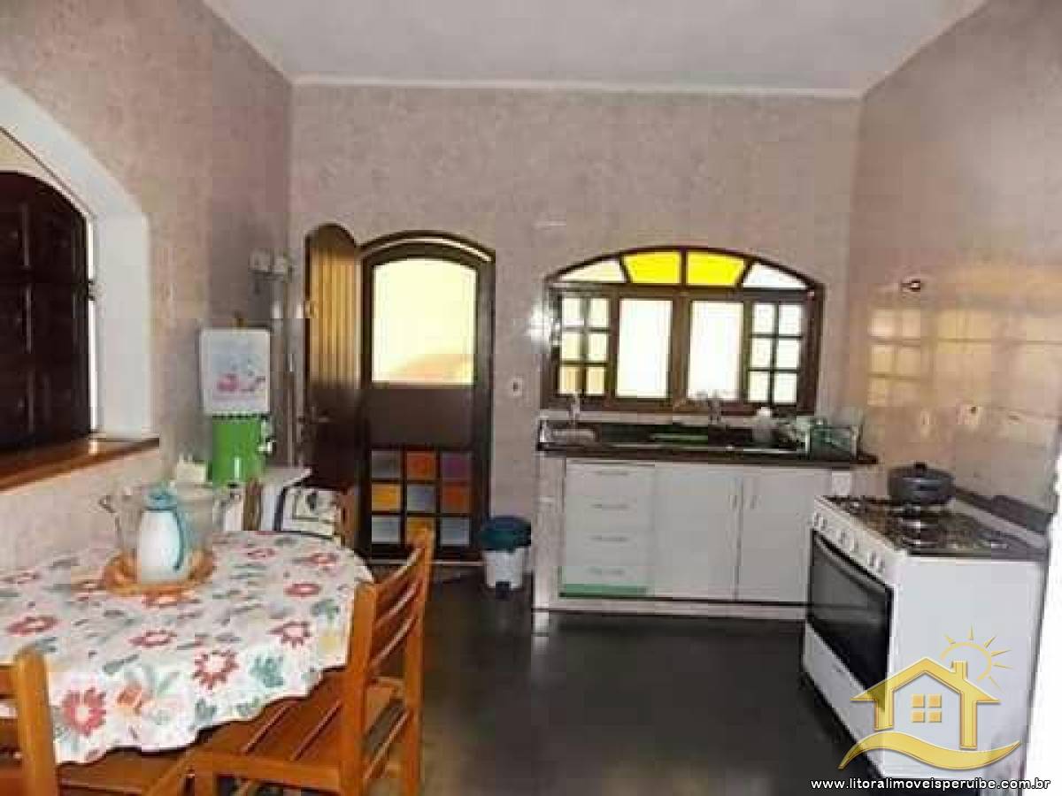 Casa no bairro Belmira Novaes, Lado Linha