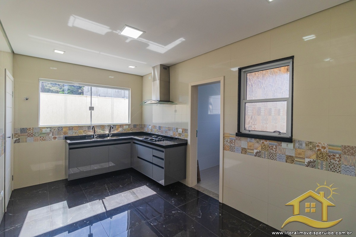 Casa no bairro Bougainvillée IV, Pós Linha