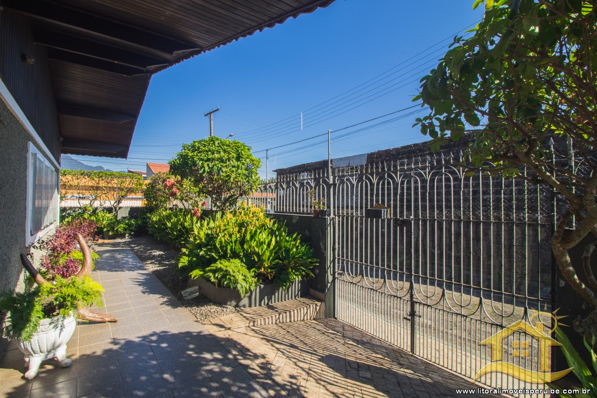 Casa no bairro Estação, Lado Linha