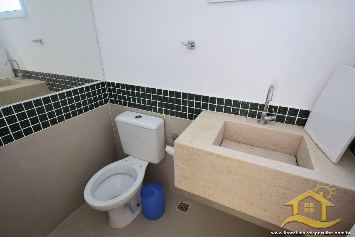 Casa no bairro Centro, Lado Linha