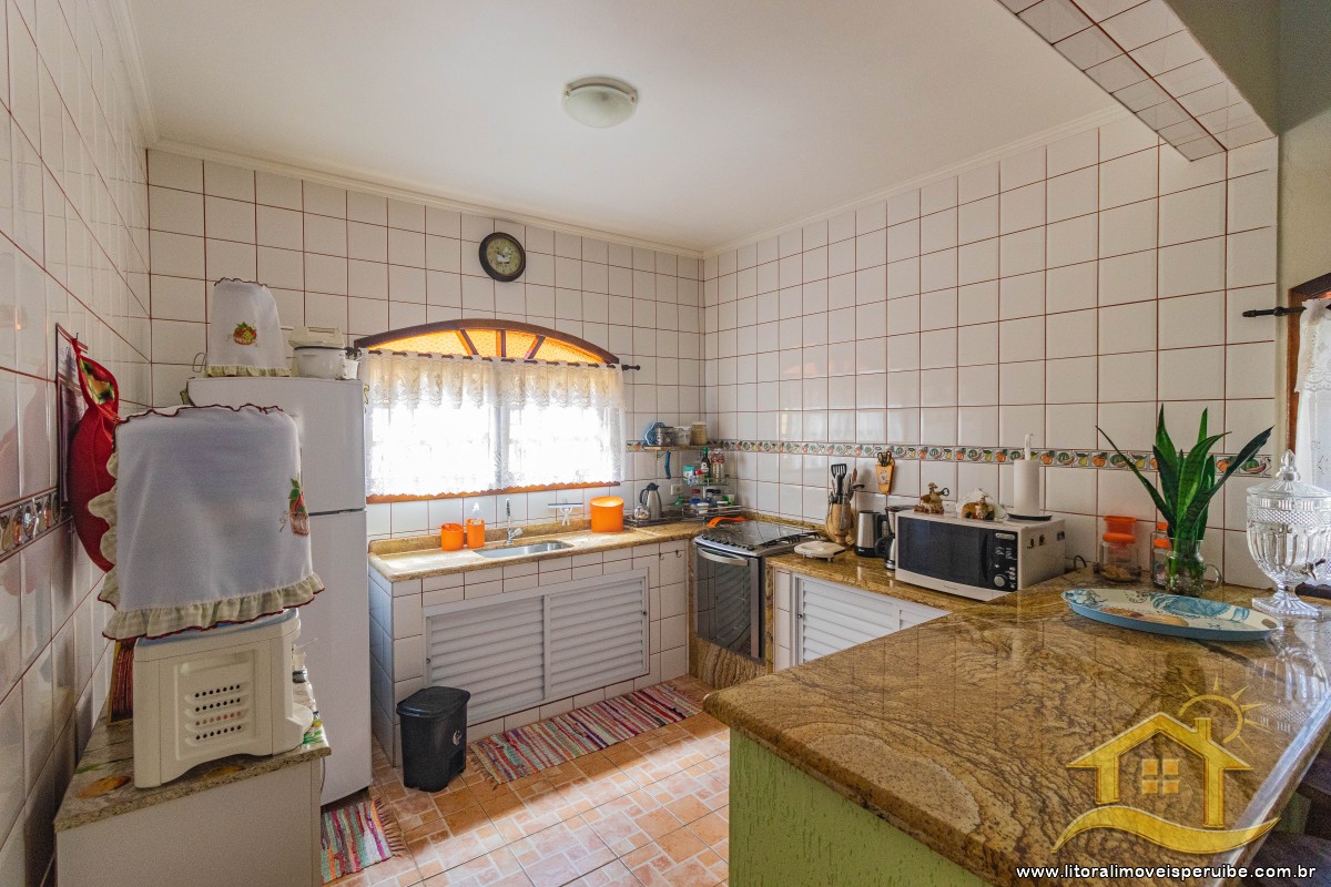 Casa no bairro Belmira Novaes, Lado Linha