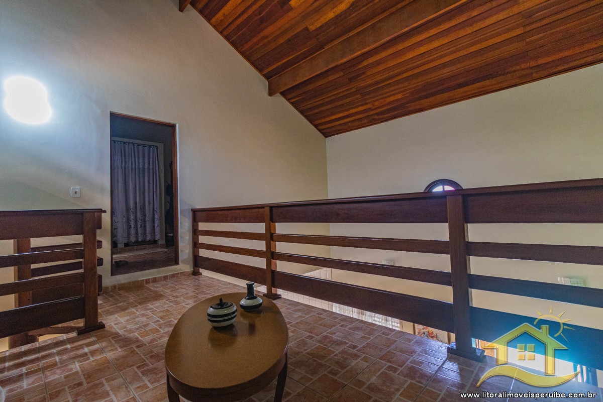 Casa no bairro Belmira Novaes, Lado Linha