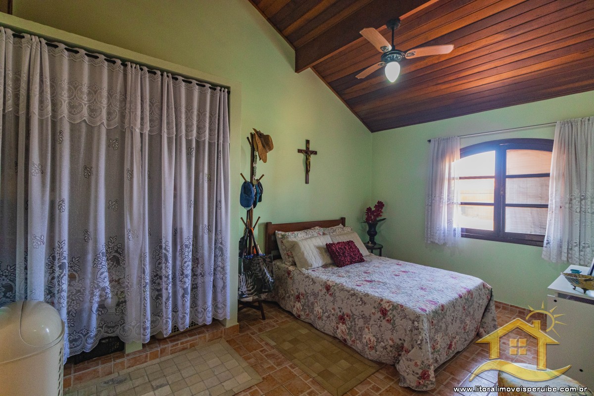 Casa no bairro Belmira Novaes, Lado Linha