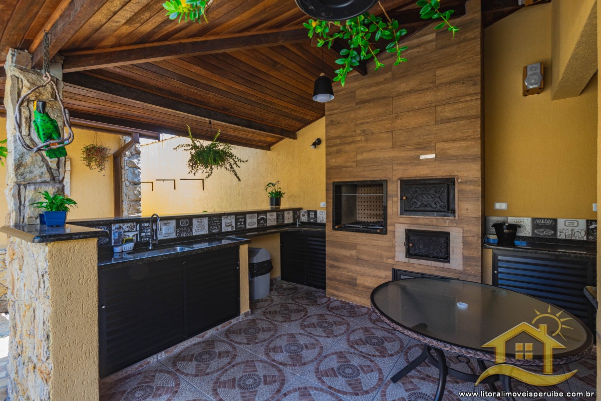 Casa no bairro Belmira Novaes, Lado Linha