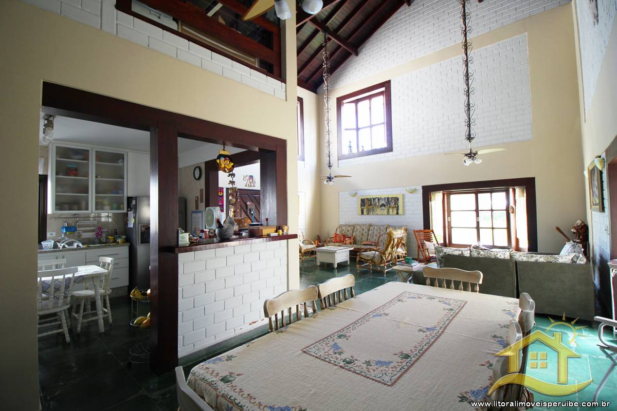 Casa no bairro Bougainvillée III, Lado Linha