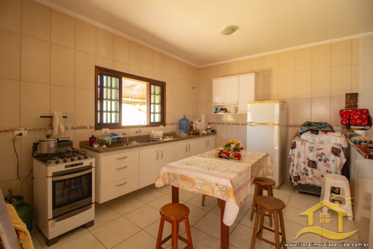 Casa no bairro Belmira Novaes, Lado Linha