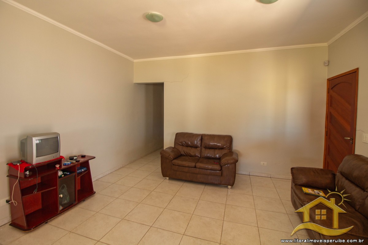 Casa no bairro Belmira Novaes, Lado Linha