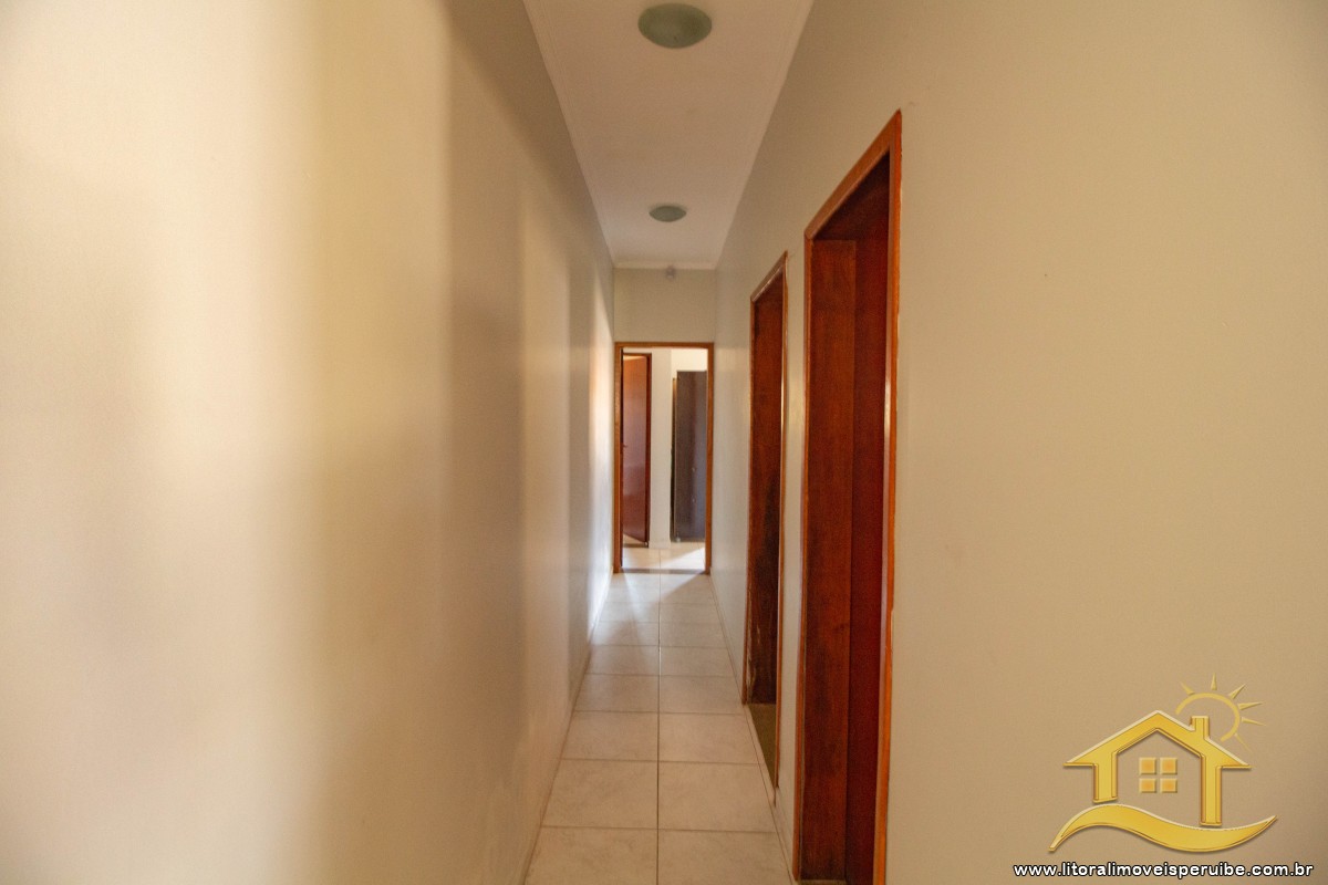 Casa no bairro Belmira Novaes, Lado Linha