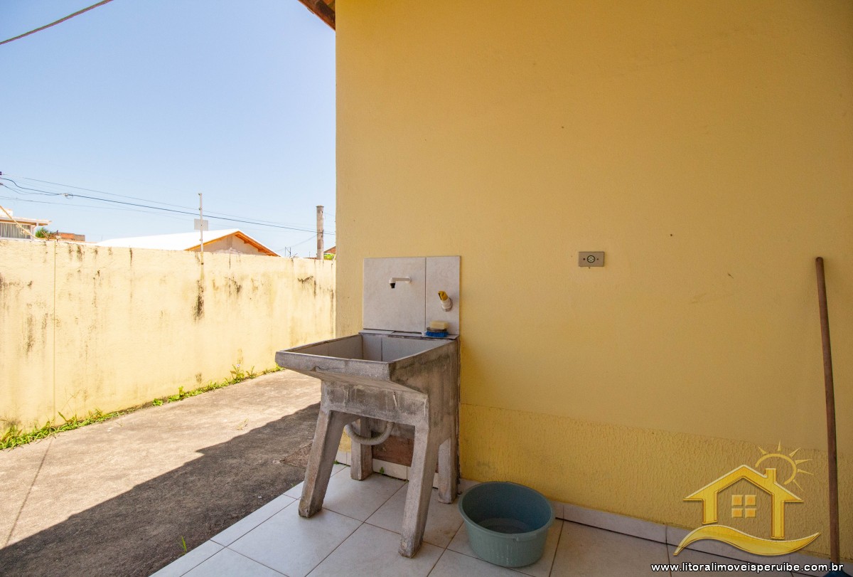 Casa no bairro Belmira Novaes, Lado Linha