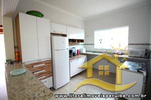Casa no bairro Belmira Novaes, Lado Linha
