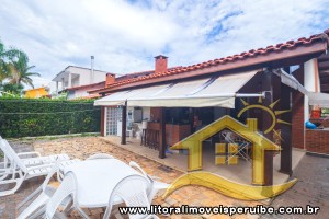 Casa no bairro Bougainvillée II, Lado Linha