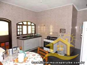Casa no bairro Belmira Novaes, Lado Linha