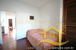 Casa no bairro Belmira Novaes, Lado Linha
