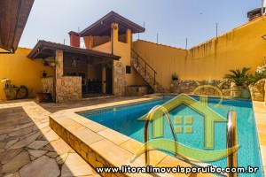 Casa no bairro Belmira Novaes, Lado Linha