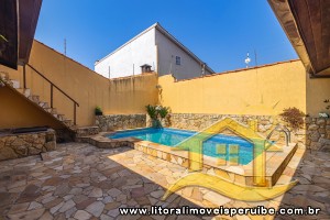 Casa no bairro Belmira Novaes, Lado Linha